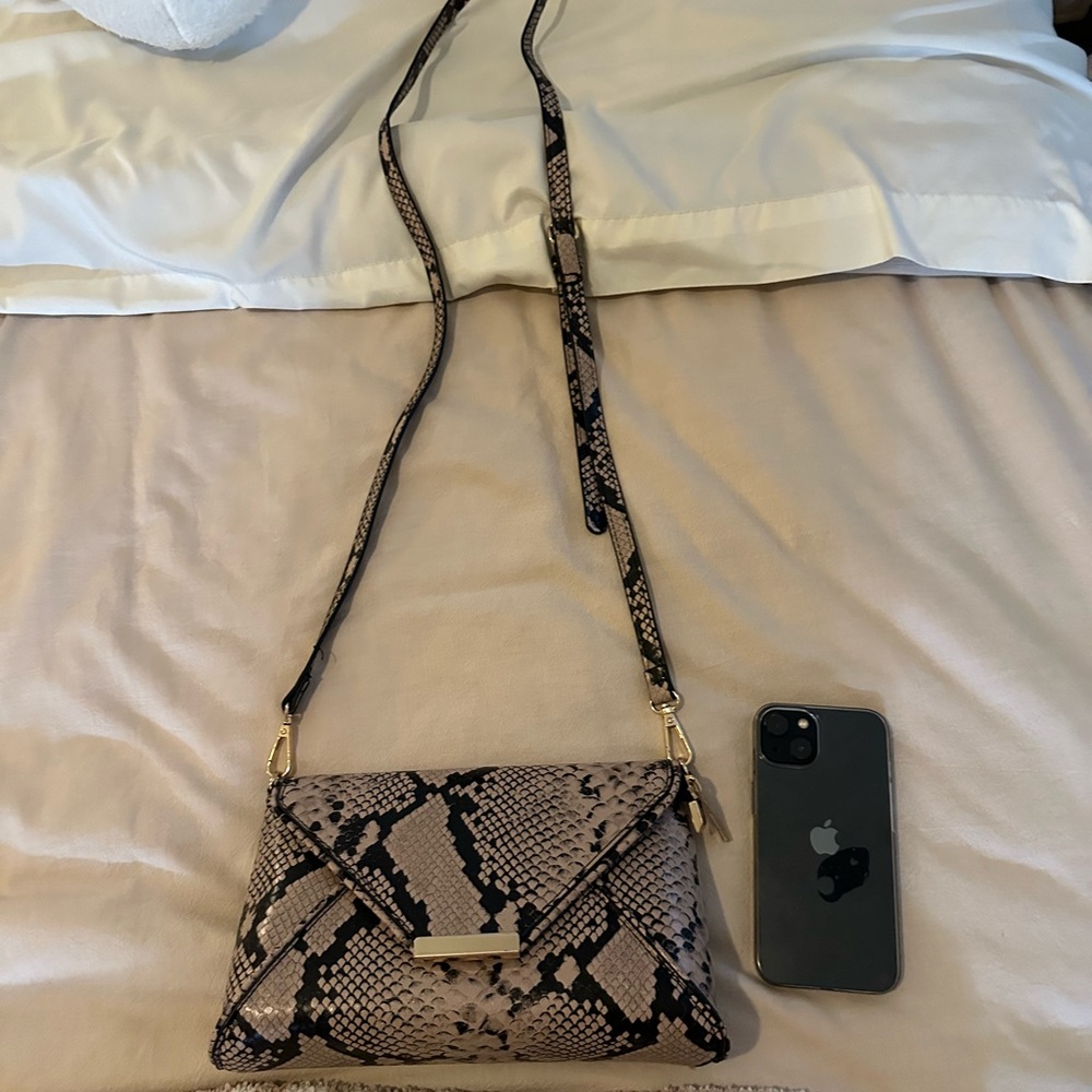 Snake Skin Pattern Purse - Picture 4 of 4
